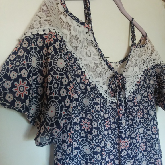 IT GIRL in size medium. - Picture 2 of 4